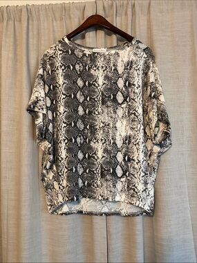 Michael Stars Black & White Snake-Print Dolman Top